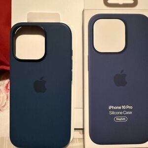 Apple iPhone 16 Pro Silicone Case - Dark Blue 
Great deal